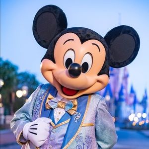 Meet your Posher, Monique